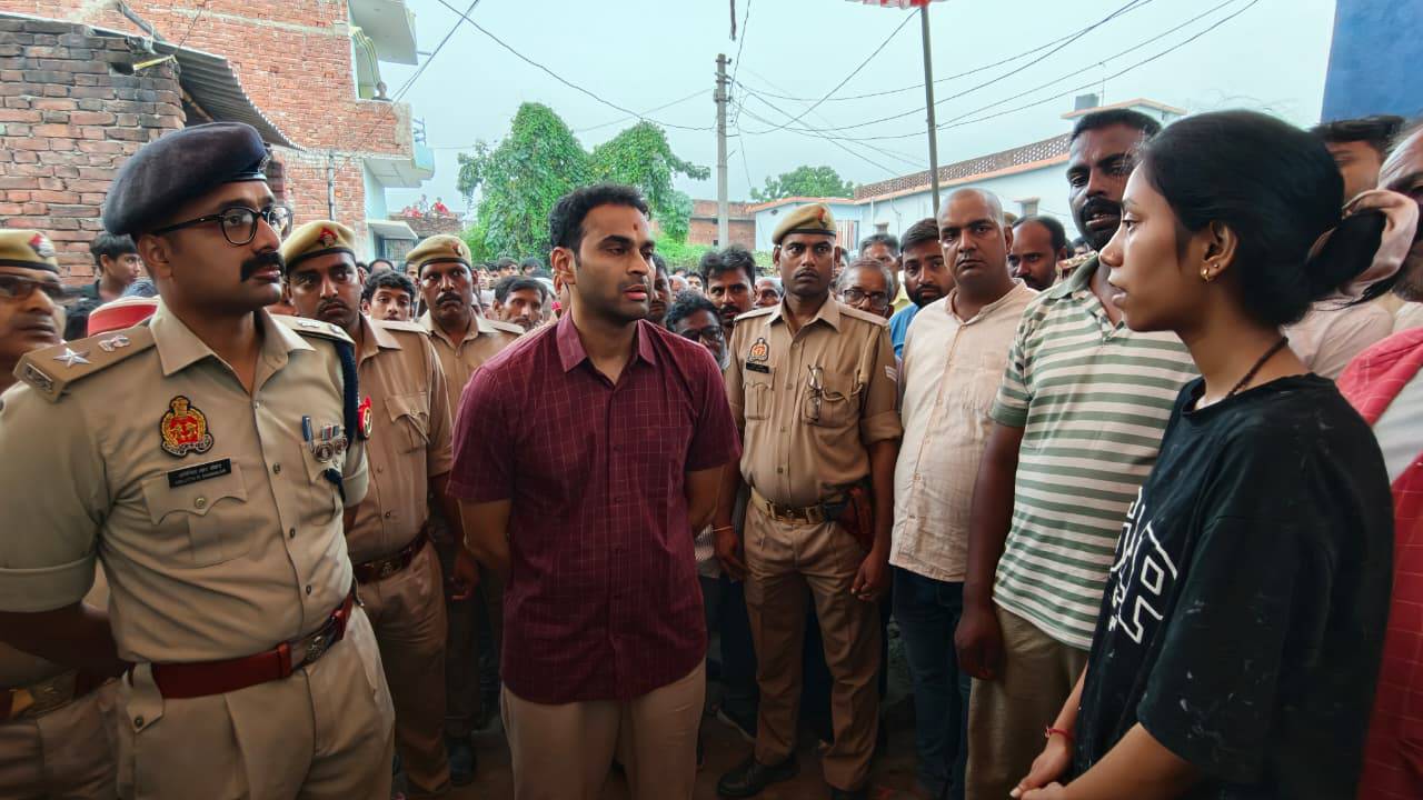 एम्बुलेंस दुर्घटना में चार लोगों की मृत्यु पर डीएम व एसपी ने