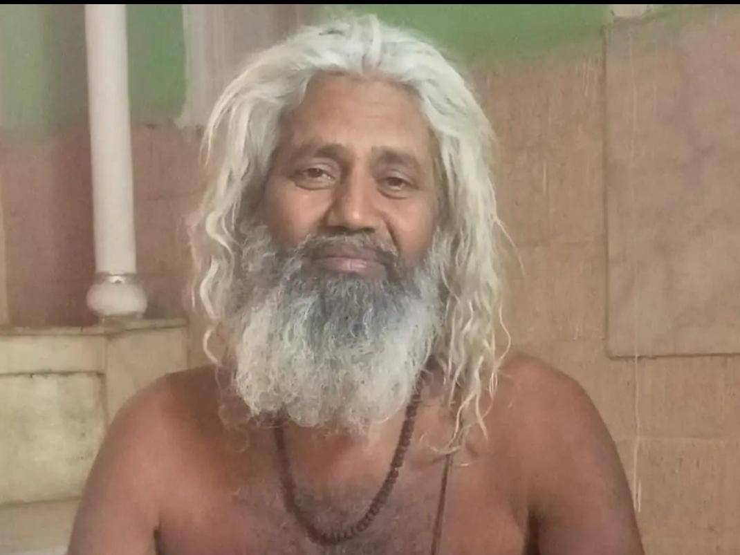 नेक्स्ट अपडेट न्यूज़ देवरिया, देवरहा बाबा मंदिर के महंत बालमुकुंद दास का