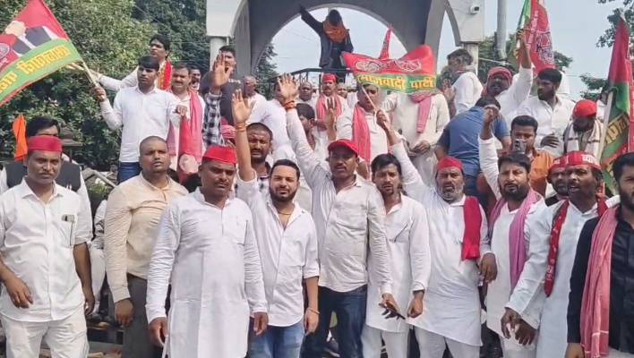 *अखिलेश यादव की हिरासत के विरोध में गोरखपुर में सपा का प्रदर्शन*