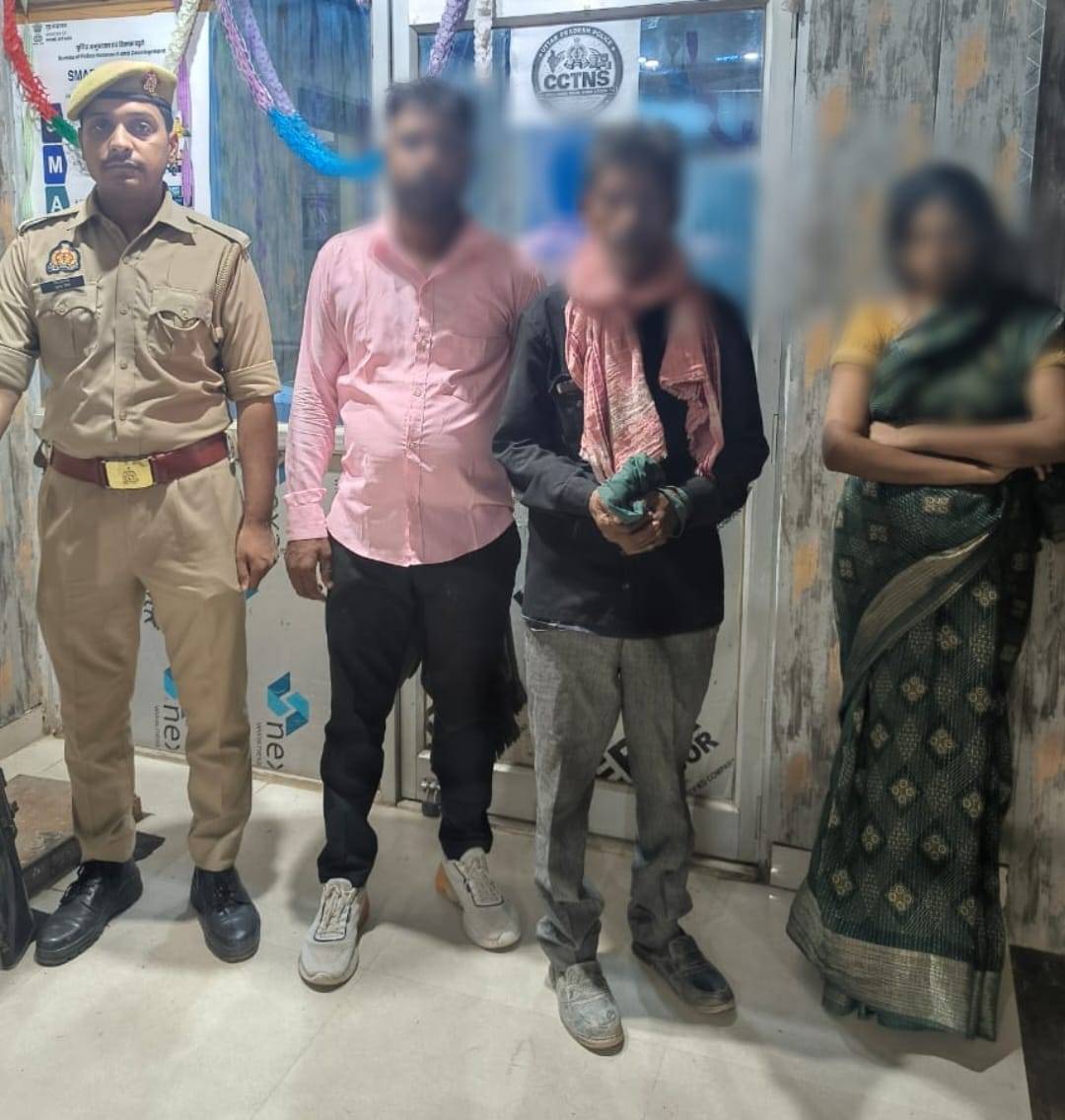 भटकी महिला को गहमर पुलिस ने परिजनों से मिलाया मिशन शक्ति टीम