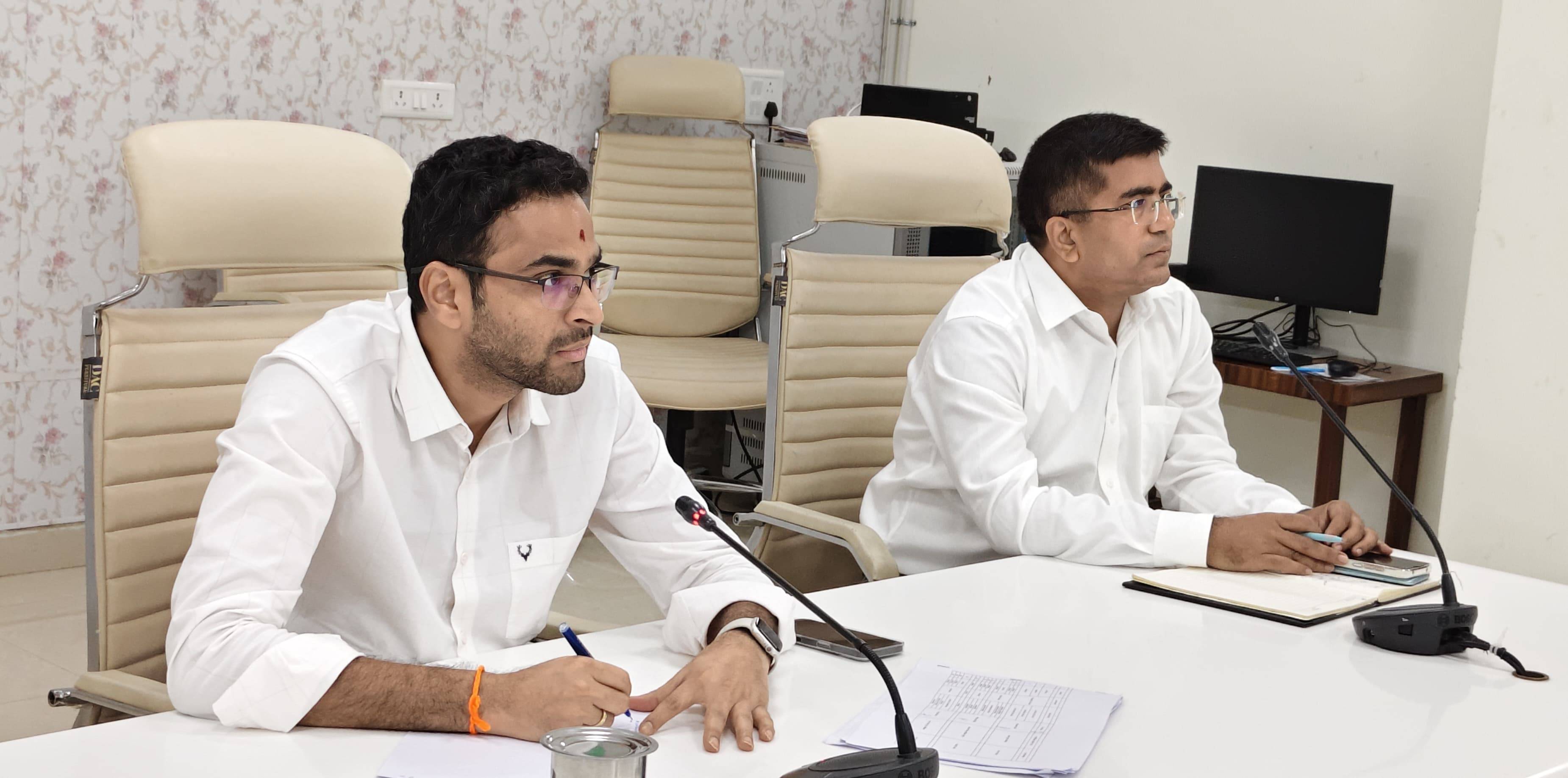 आकांक्षात्मक विकासखंडों की प्रगति की डीएम ने की समीक्षा। प्राथमिकता वाले संकेतकों