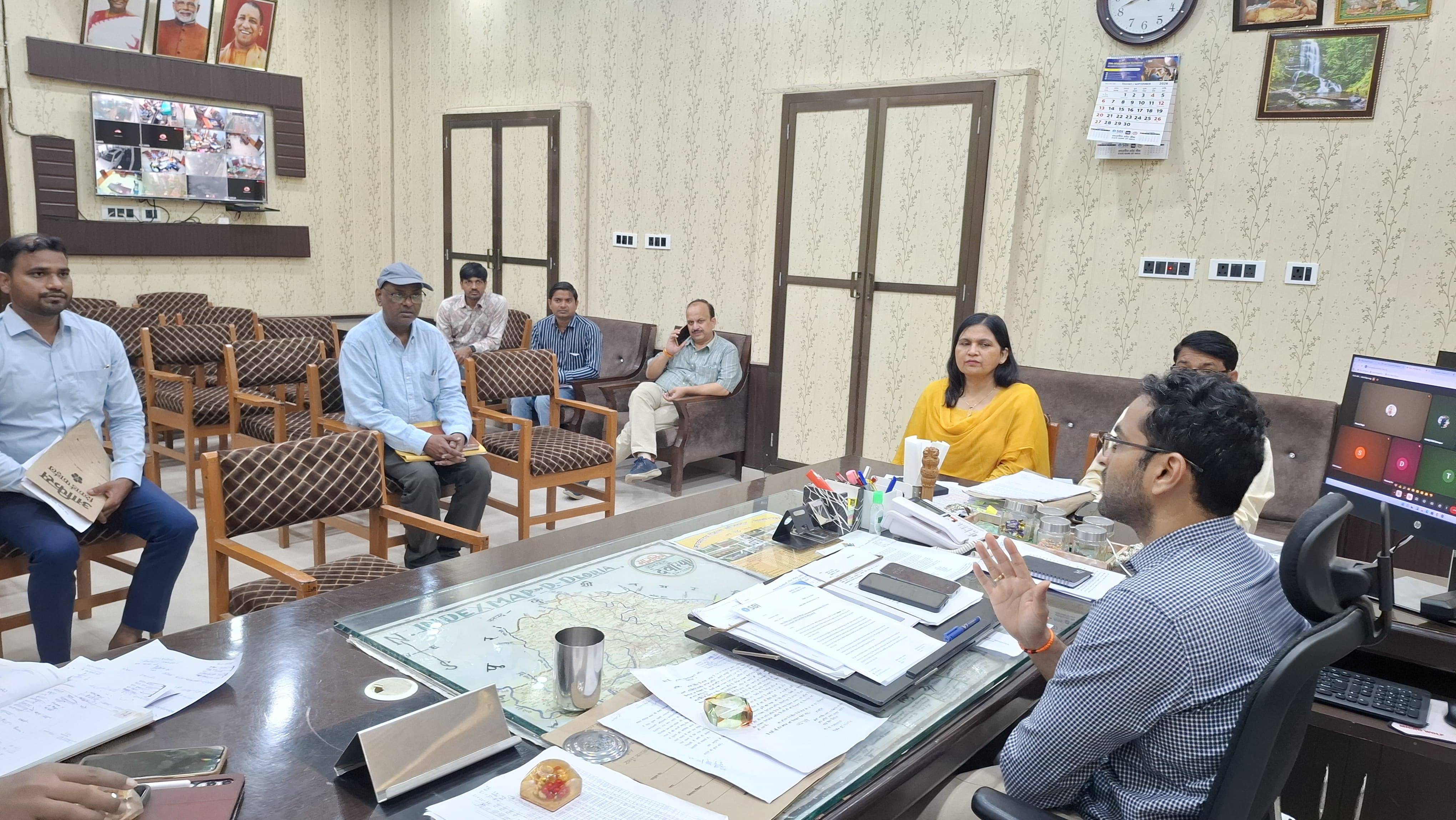 स्वास्थ्य सेवाओं को और सुविधाजनक बनाने के लिए जिलाधिकारी ने दिए आवश्यक दिशा- निर्देश।