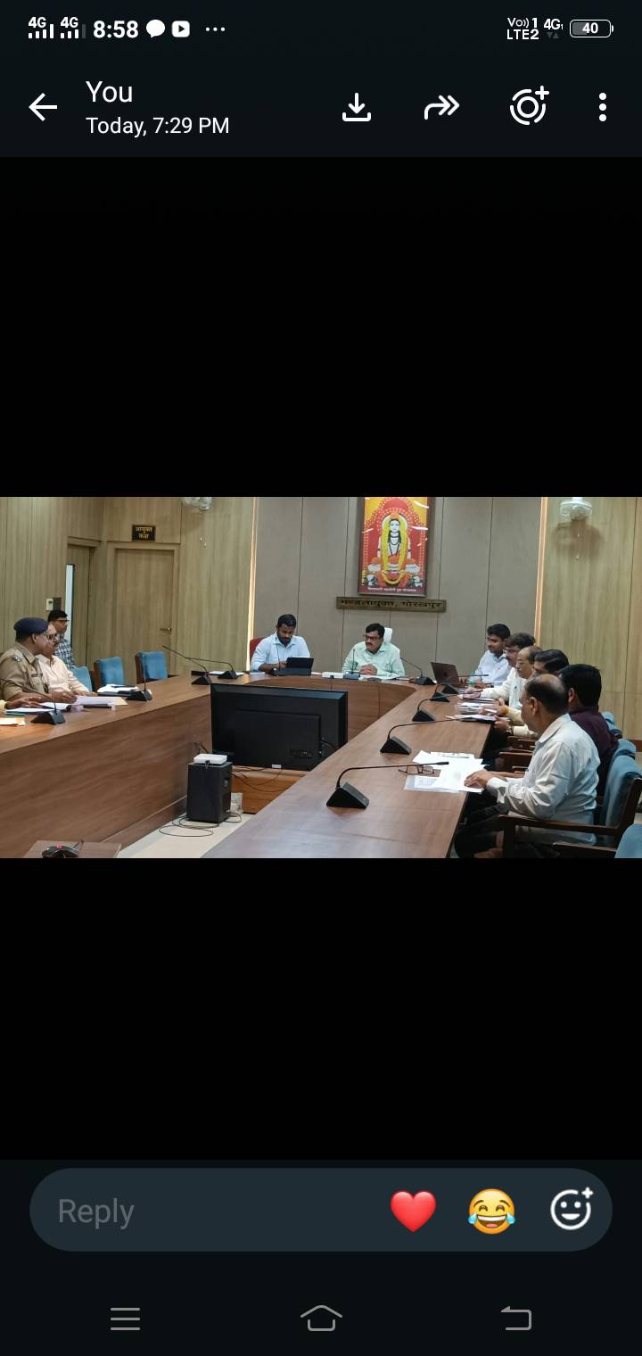 *मुख्यमंत्री योगी की अध्यक्षता में समेक्शा की समीक्षा बैठक* *मंडलायुक्त सभागार से