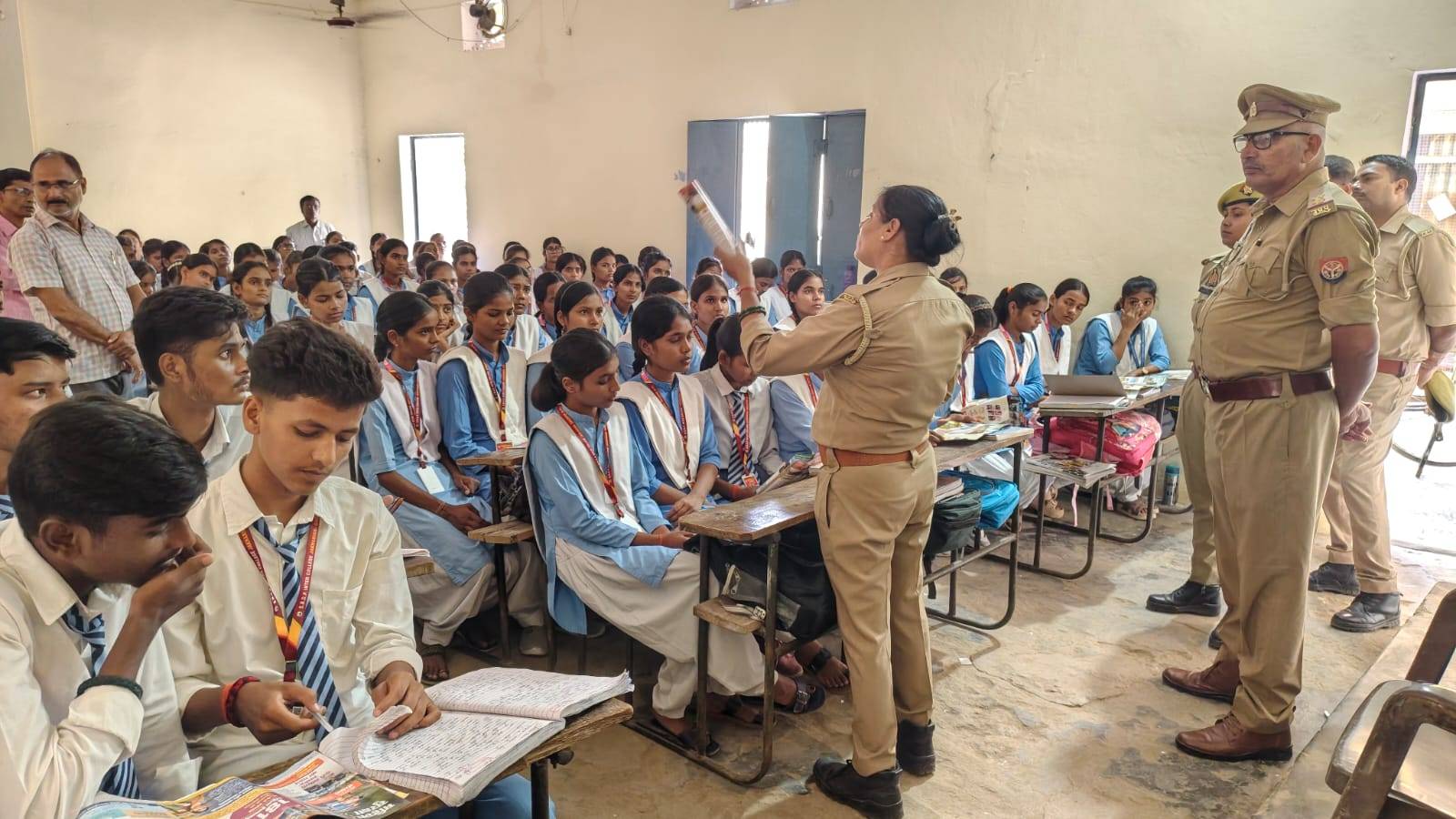 मिशन शक्ति फेज-6.0 के तहत छात्राओं को सुरक्षा और अधिकारों के प्रति