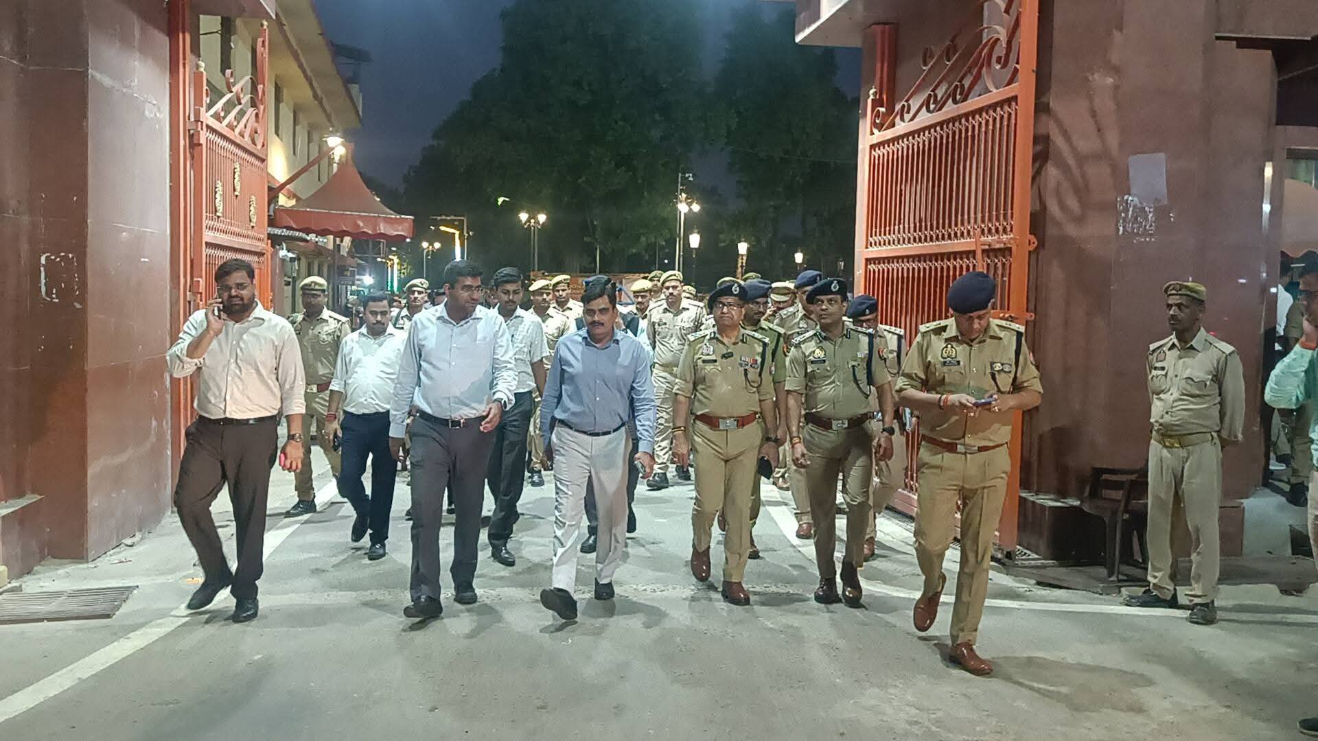 मुख्यमंत्री की सुरक्षा को लेकर अधिकारियों ने परखी व्यवस्थाएं, गोरखनाथ मंदिर से