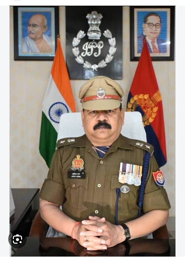 गोरखपुर के पूर्व एसपी ट्रैफिक आदित्य प्रकाश वर्मा ने थामा सपा का