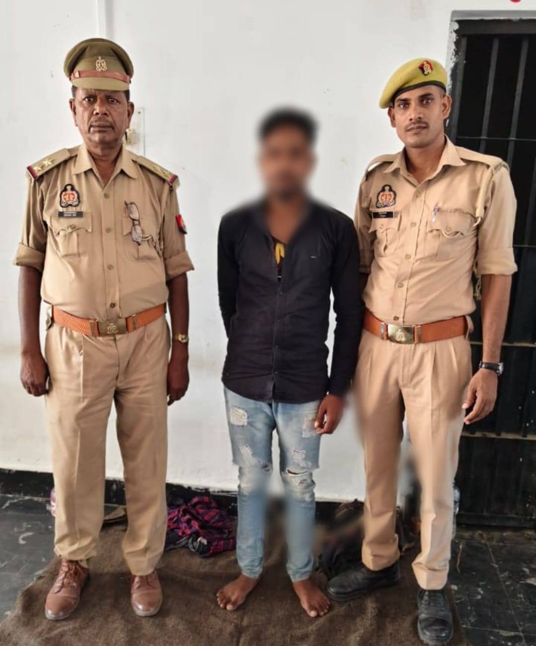 पॉक्सो एक्ट के मामले में वांछित अभियुक्त गिरफ्तार जंगीपुर पुलिस ने बघोल